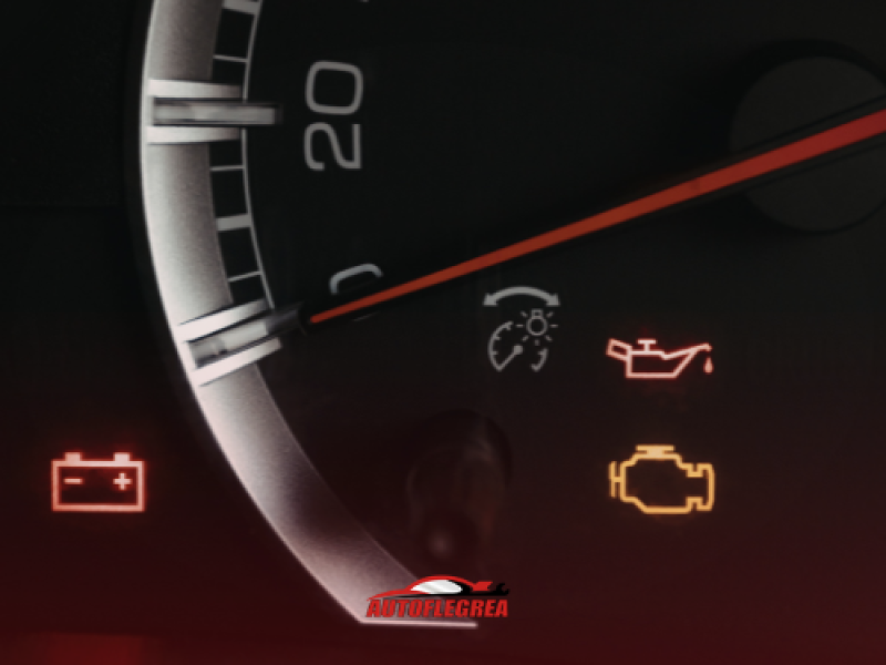 Spia motore accesa: cosa fare subito e quando andare in officina