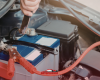 Batteria auto scarica: segnali, cause e cosa fare